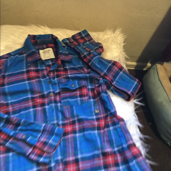 Abercrombie shirt - Picture 3 of 7